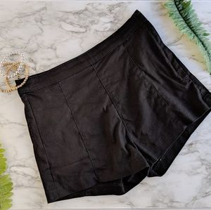 LIKE NEW Black H&M Shorts Size 8
